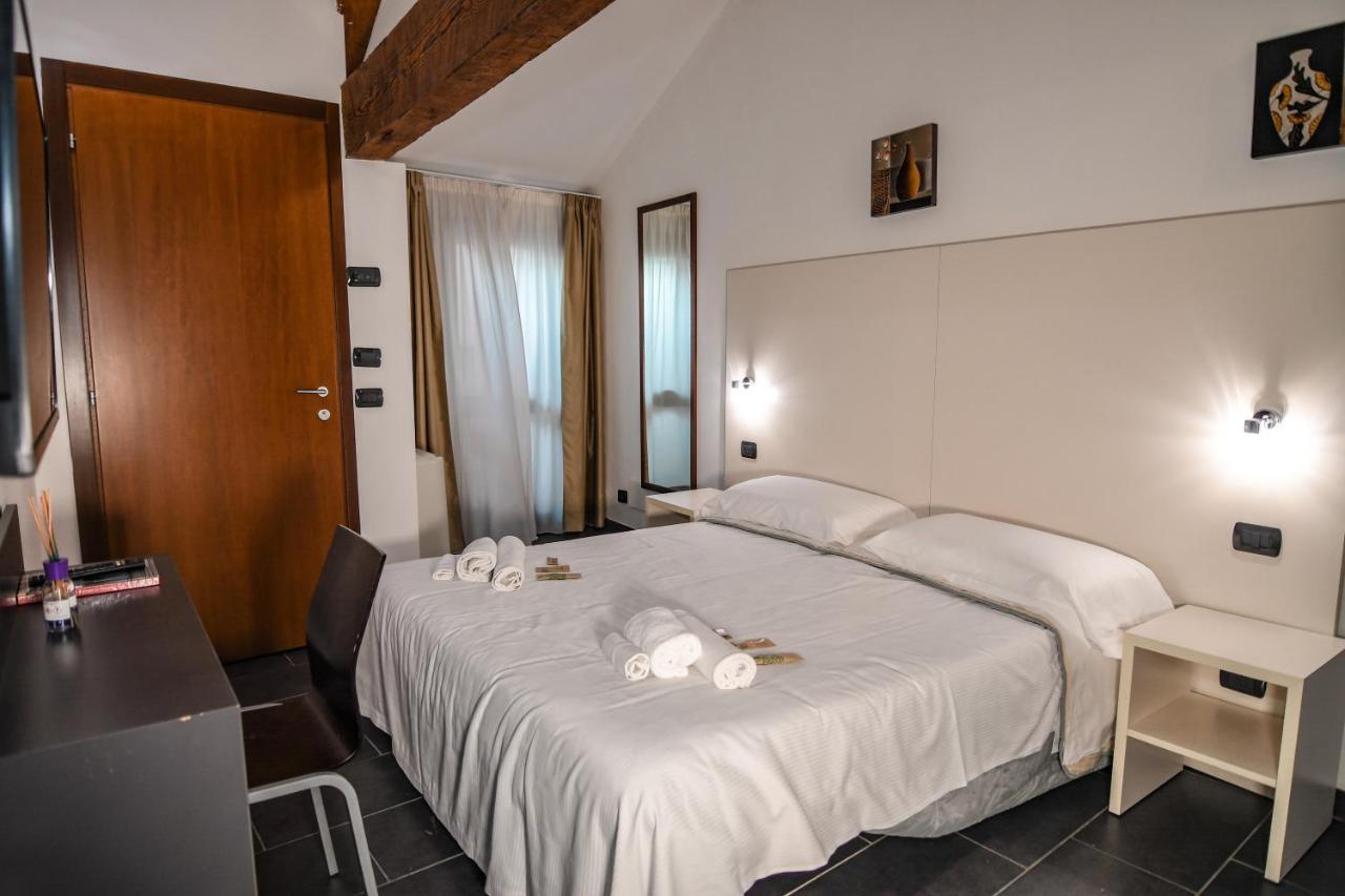 Zen Hotel แฟร์รารา ภายนอก รูปภาพ